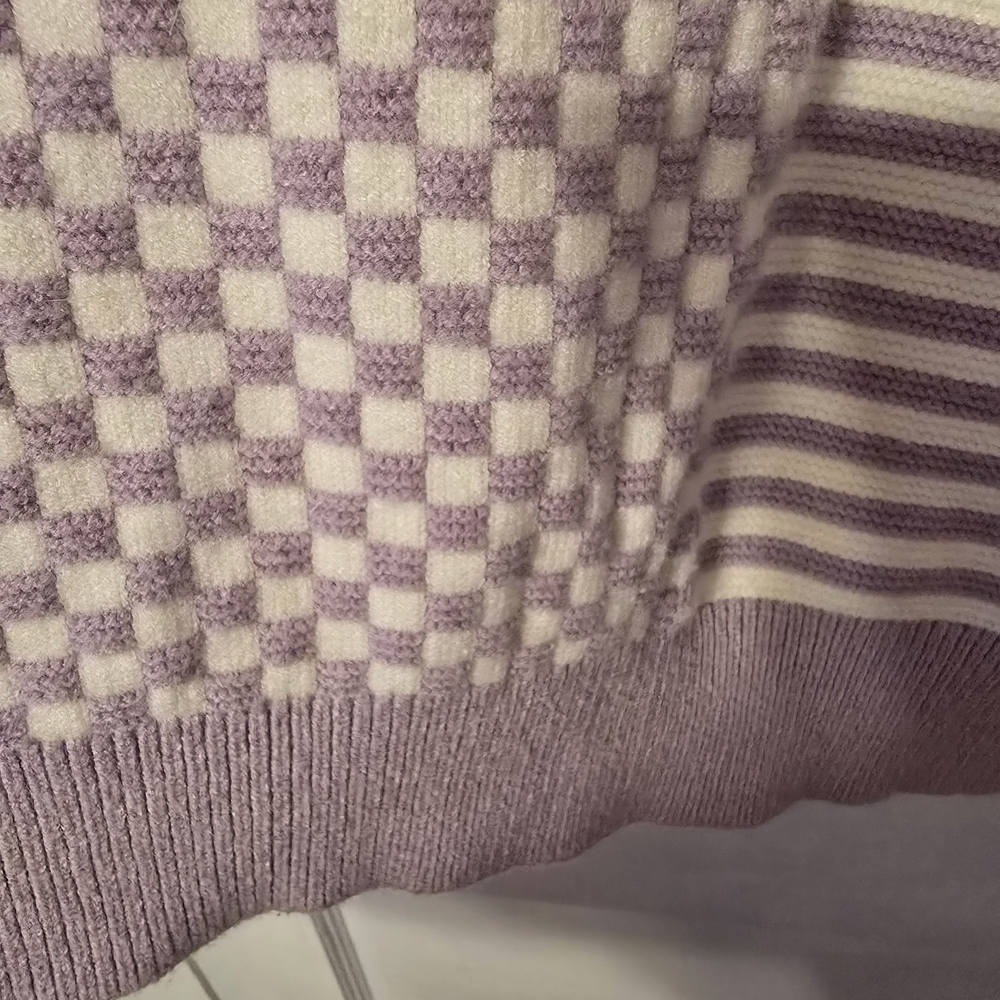 SHEIN Curve V-Neck Sweater - Picture 4 of 4